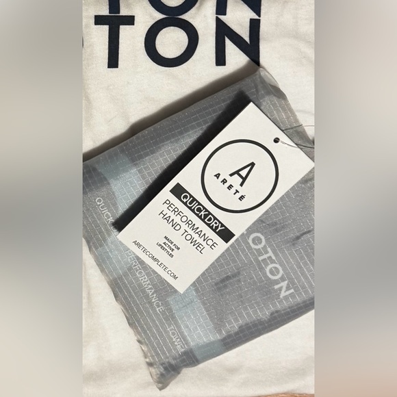 Free Towel!!! Peloton Sleeveless Top with Free Peloton performance hand towel!! - Picture 4 of 4